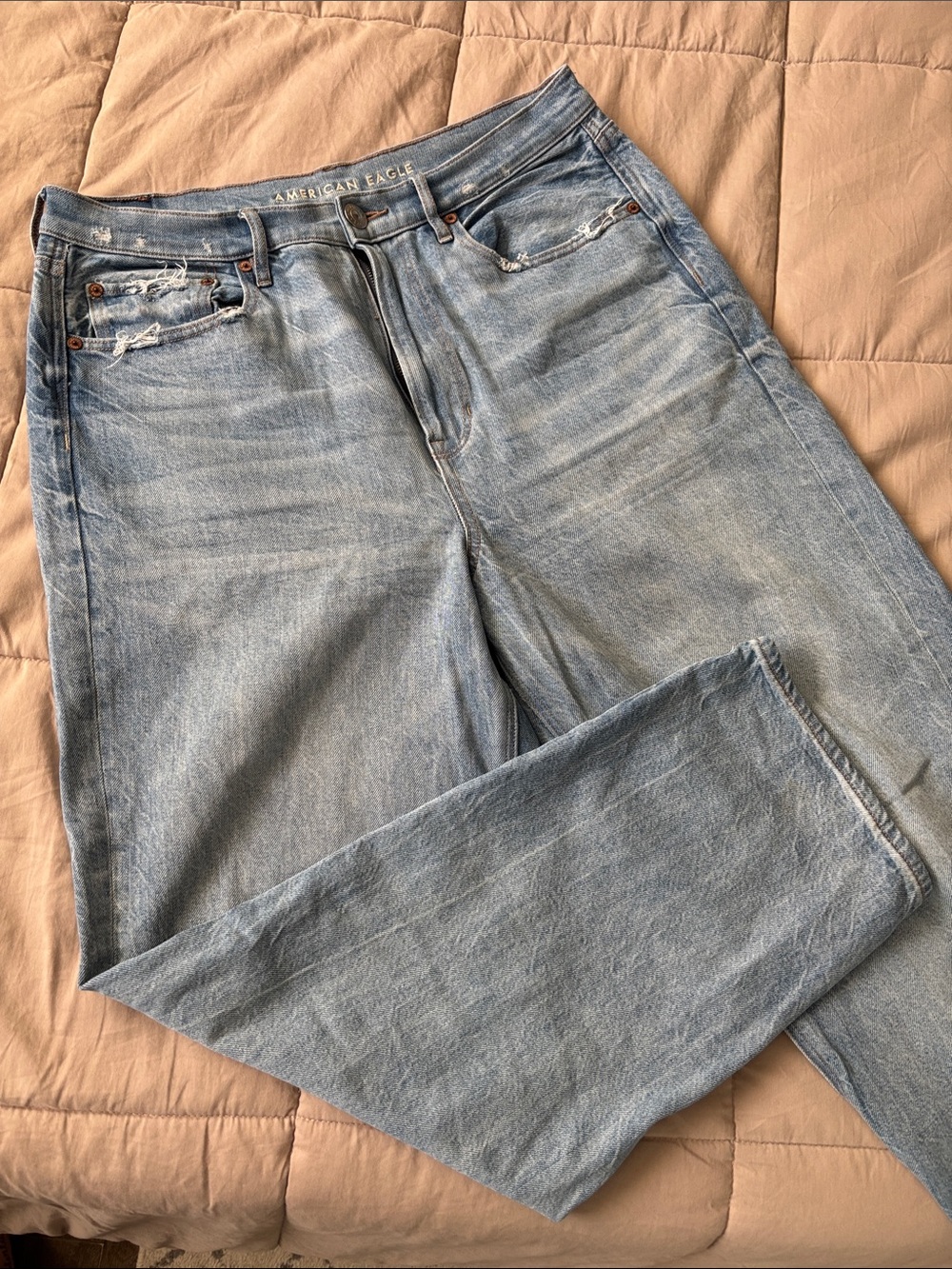 American Eagle Outfitters Light Wash Women’s  baggy Jeans